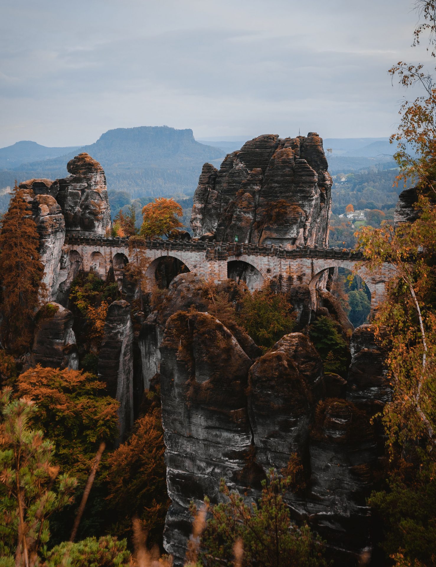 Die Basteibrücke im Elbsandsteingebirge wanderwoof
